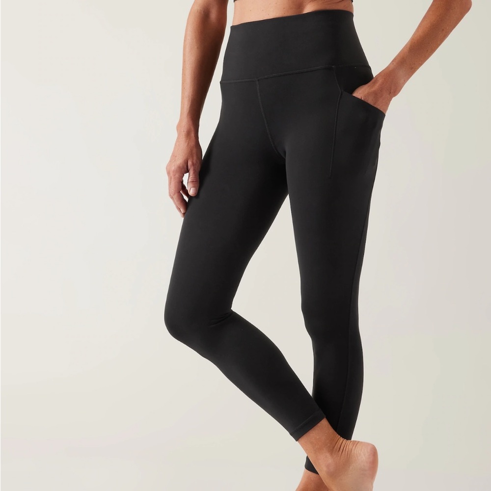 Athleta Salutation Stash 7/8 Tight Black